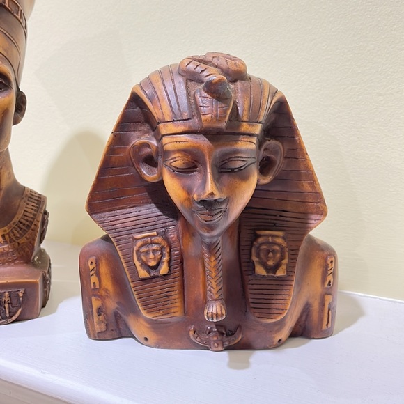 Egyptian wood set Tut cat, Queen Nefertiti, King Tutankhamum - Picture 3 of 8